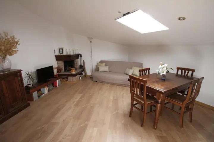 Accogliente Mansarda Nel Cuore Dell Antica Livorno Apartment ภายนอก รูปภาพ