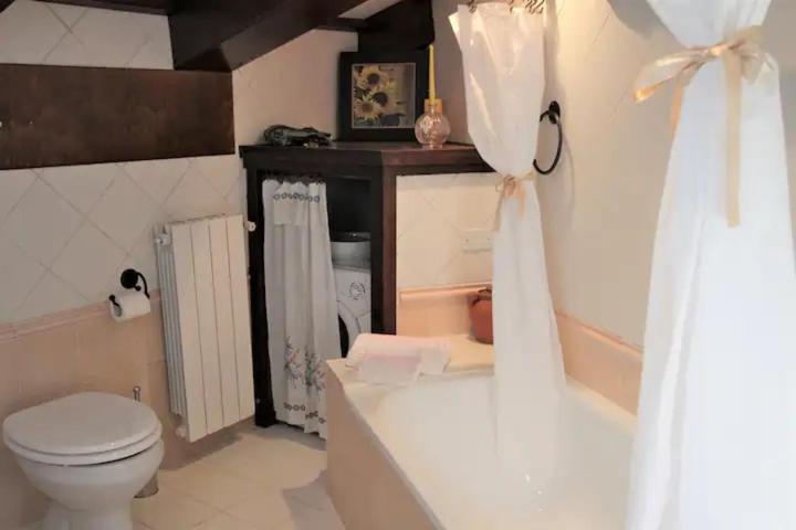 Accogliente Mansarda Nel Cuore Dell Antica Livorno Apartment ภายนอก รูปภาพ